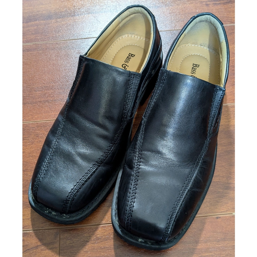 G.H. Bass & Co black leather slip-on loafers with square toe Men size 7
